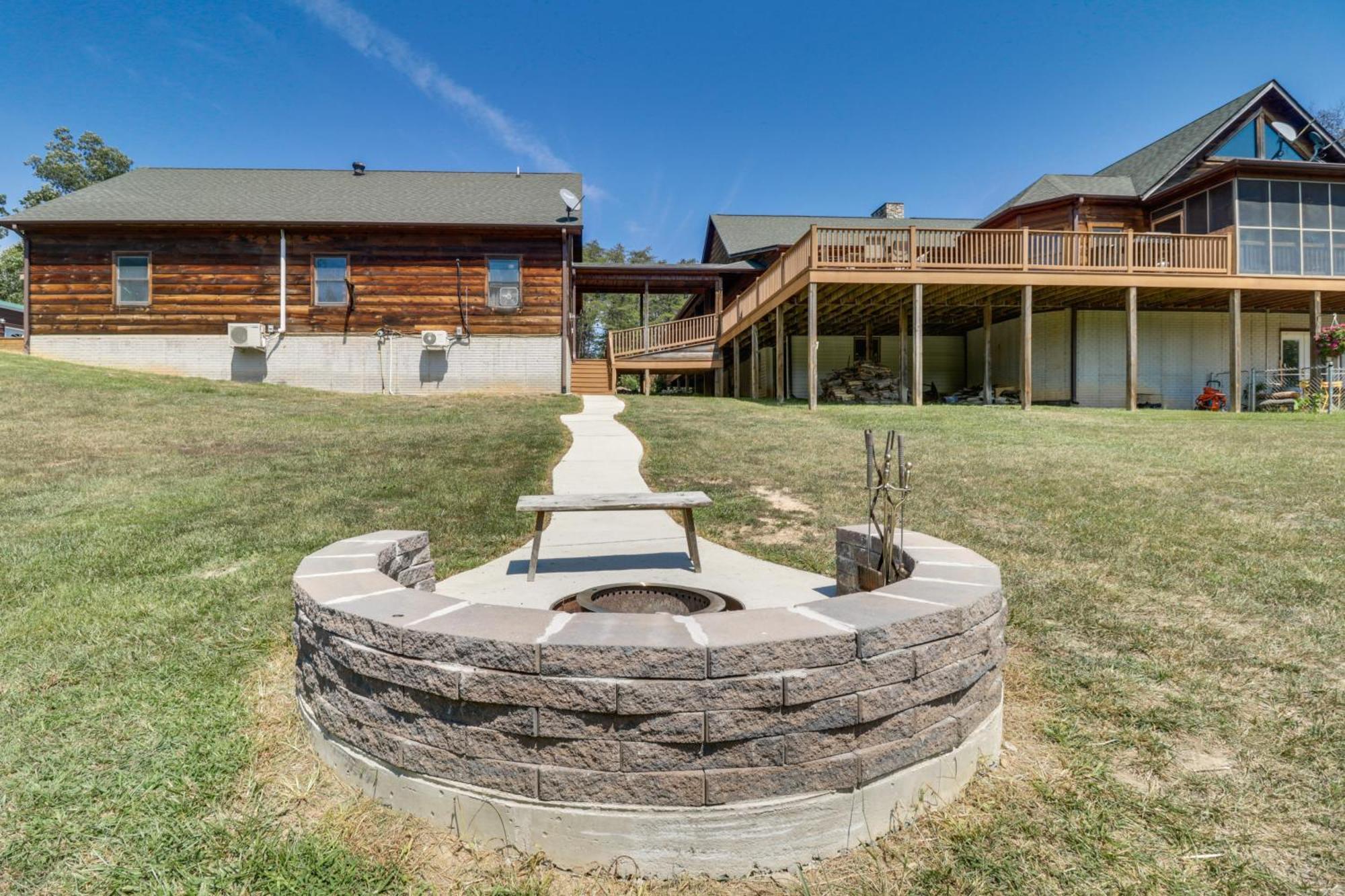 Pet Friendly Garnerland Home With Deck And Porch! Luray Exterior photo